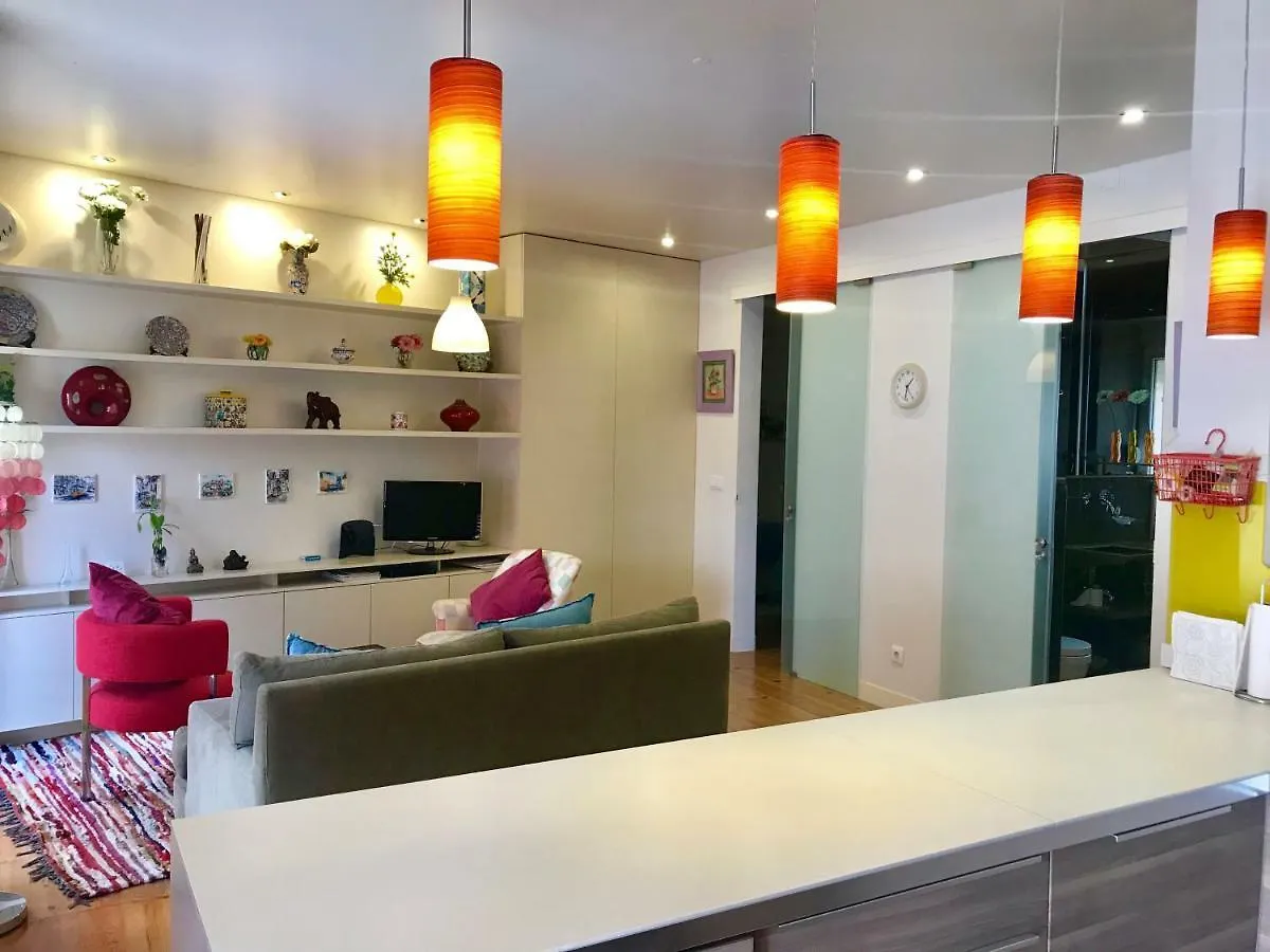 Sweet Apartment With Terrace In Central 리스본