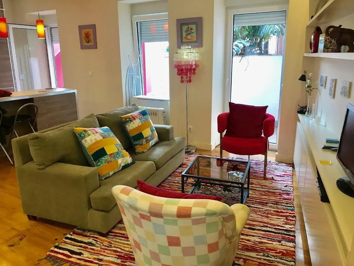 Sweet Apartment With Terrace In Central 리스본